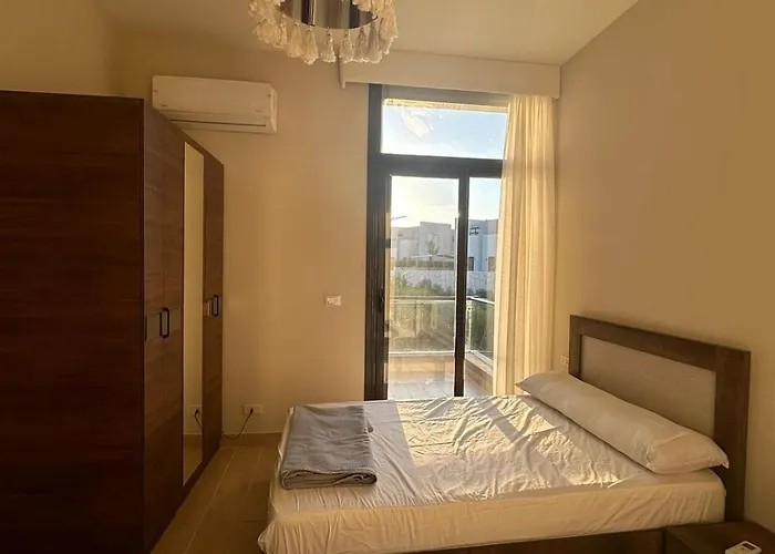 Villa مستقله للإيجار فى ازها العين السخنه *