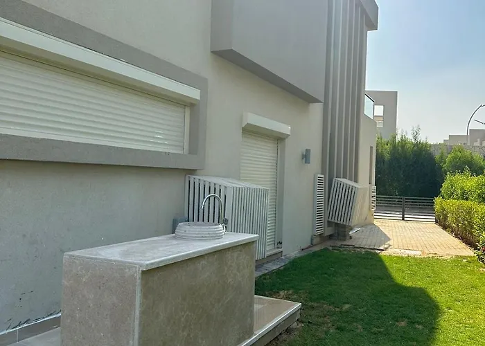 مستقله للإيجار فى ازها العين السخنه Villa